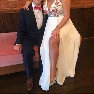 Faviana prom dress! 🌺🌸🌷💐